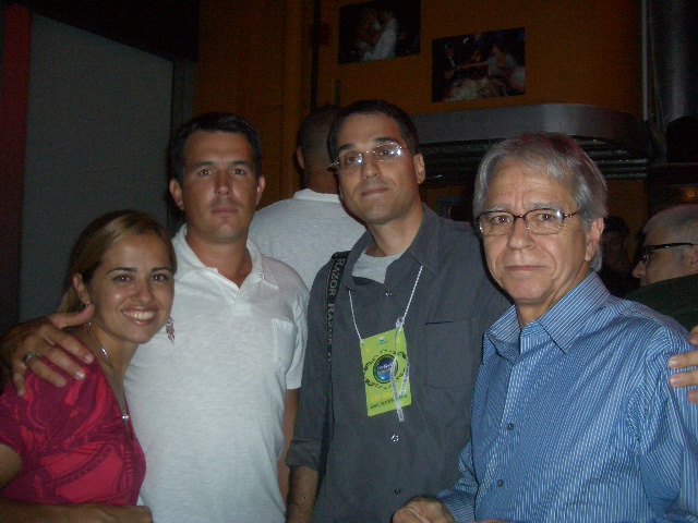 My cousin Carolina, her husband Leo, moi, uncle Brasil