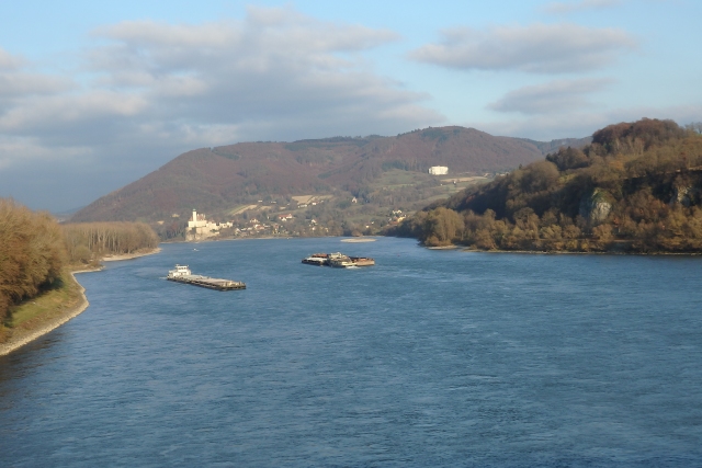 Crossing the Danube just outside Melk; Schönbühel an der Donau in the distance